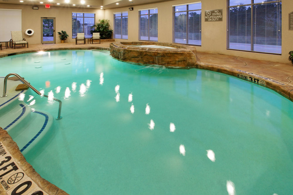 Holiday Inn Express & Suites - Dodge City By Ihg Exterior foto